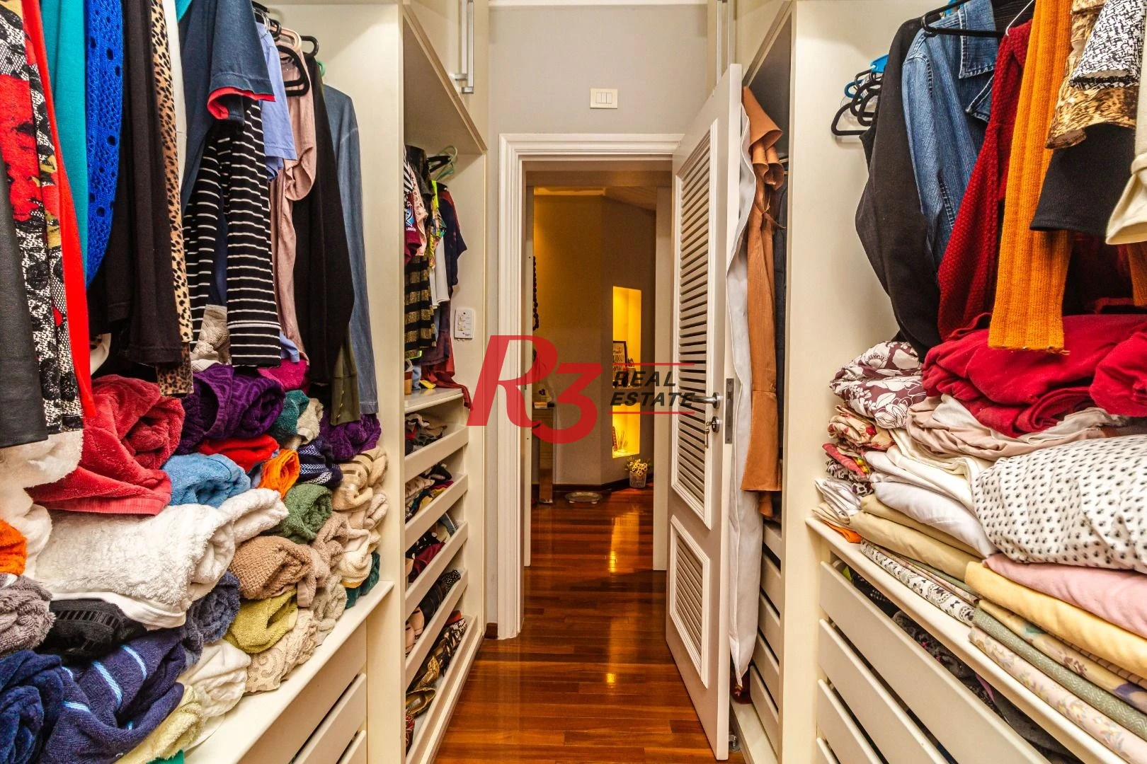 Apartamento com 4 suítes, localização privilegiada, à venda, 377 m² - Gonzaga - Santos/SP