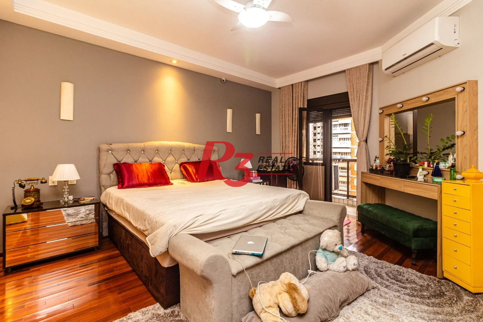 Apartamento com 4 suítes, localização privilegiada, à venda, 377 m² - Gonzaga - Santos/SP