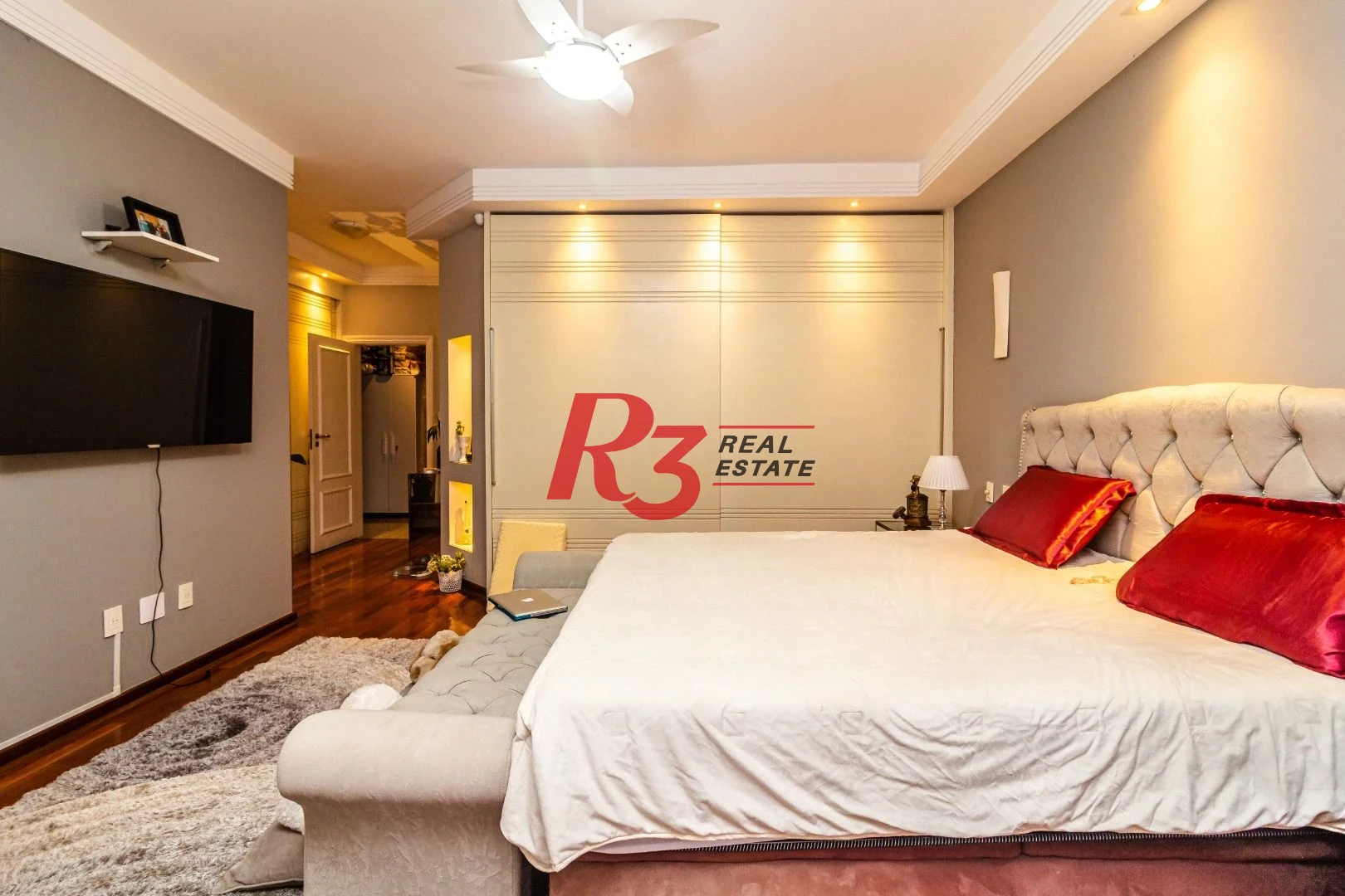 Apartamento com 4 suítes, localização privilegiada, à venda, 377 m² - Gonzaga - Santos/SP