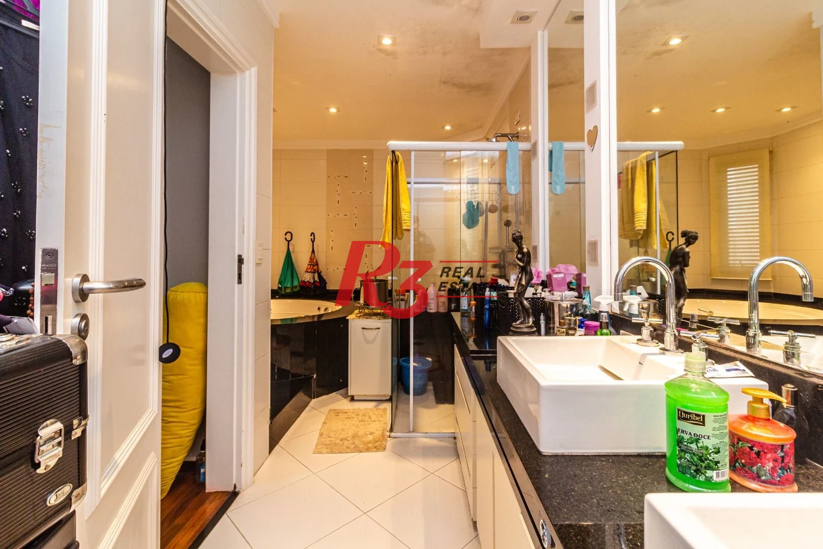 Apartamento com 4 suítes, localização privilegiada, à venda, 377 m² - Gonzaga - Santos/SP