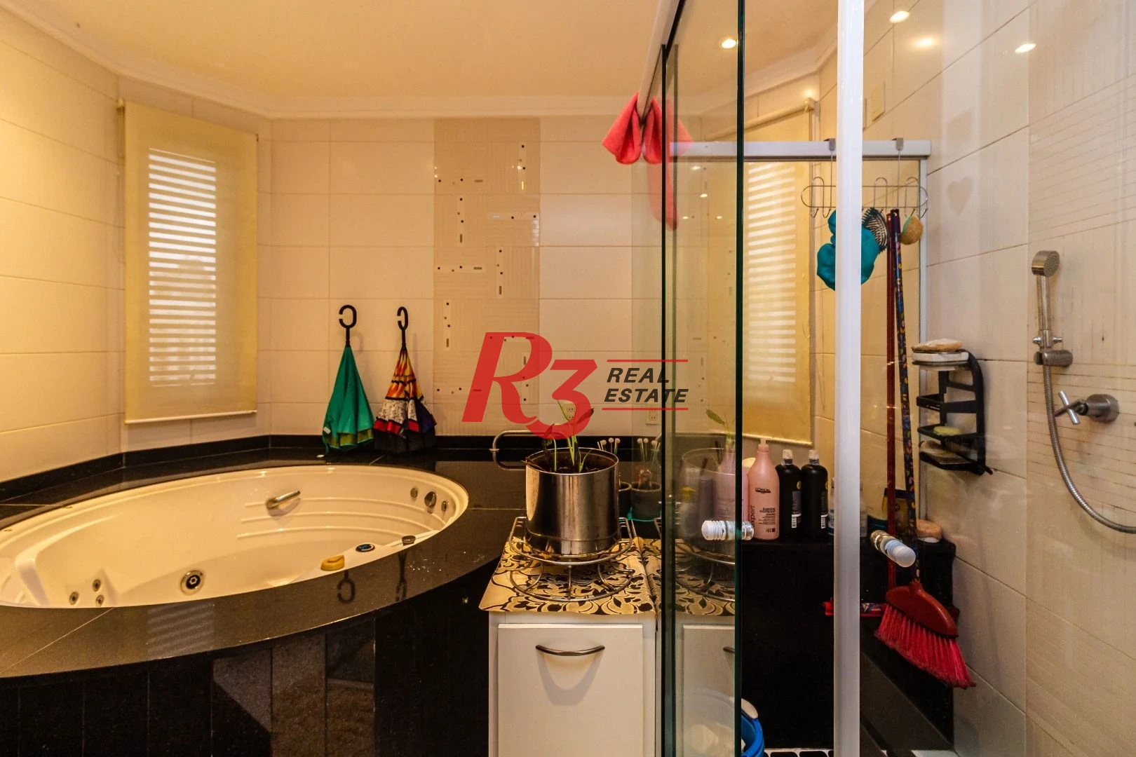 Apartamento com 4 suítes, localização privilegiada, à venda, 377 m² - Gonzaga - Santos/SP
