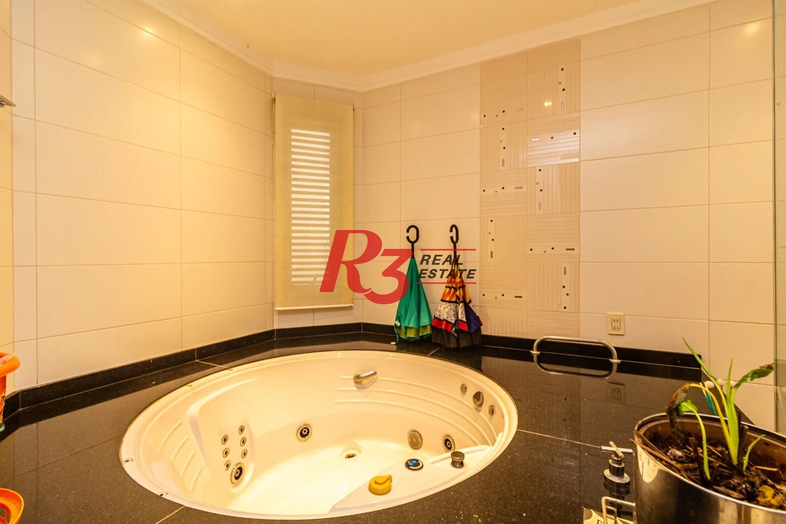 Apartamento com 4 suítes, localização privilegiada, à venda, 377 m² - Gonzaga - Santos/SP
