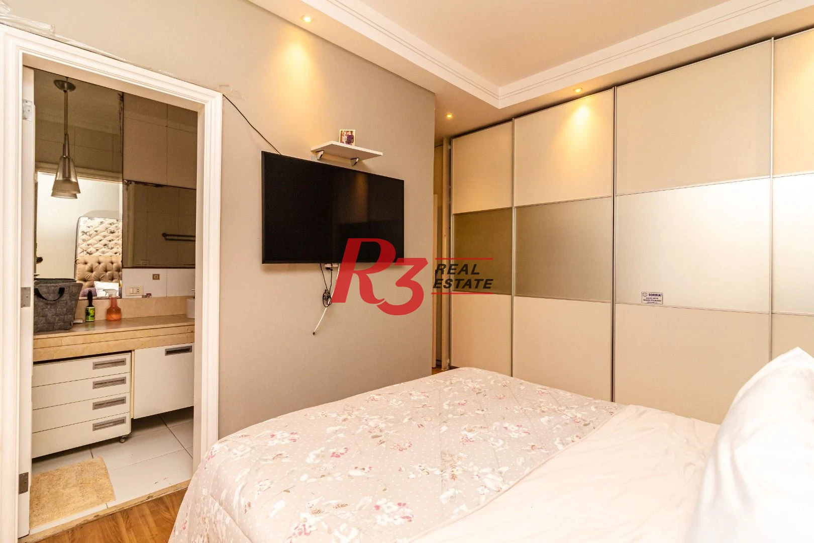 Apartamento com 4 suítes, localização privilegiada, à venda, 377 m² - Gonzaga - Santos/SP