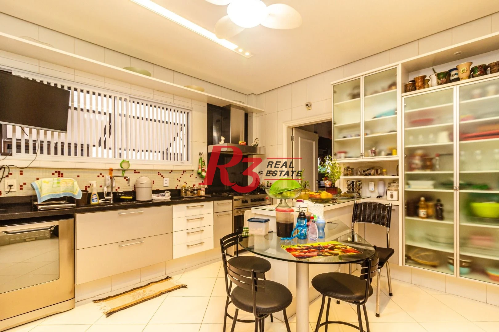 Apartamento com 4 suítes, localização privilegiada, à venda, 377 m² - Gonzaga - Santos/SP