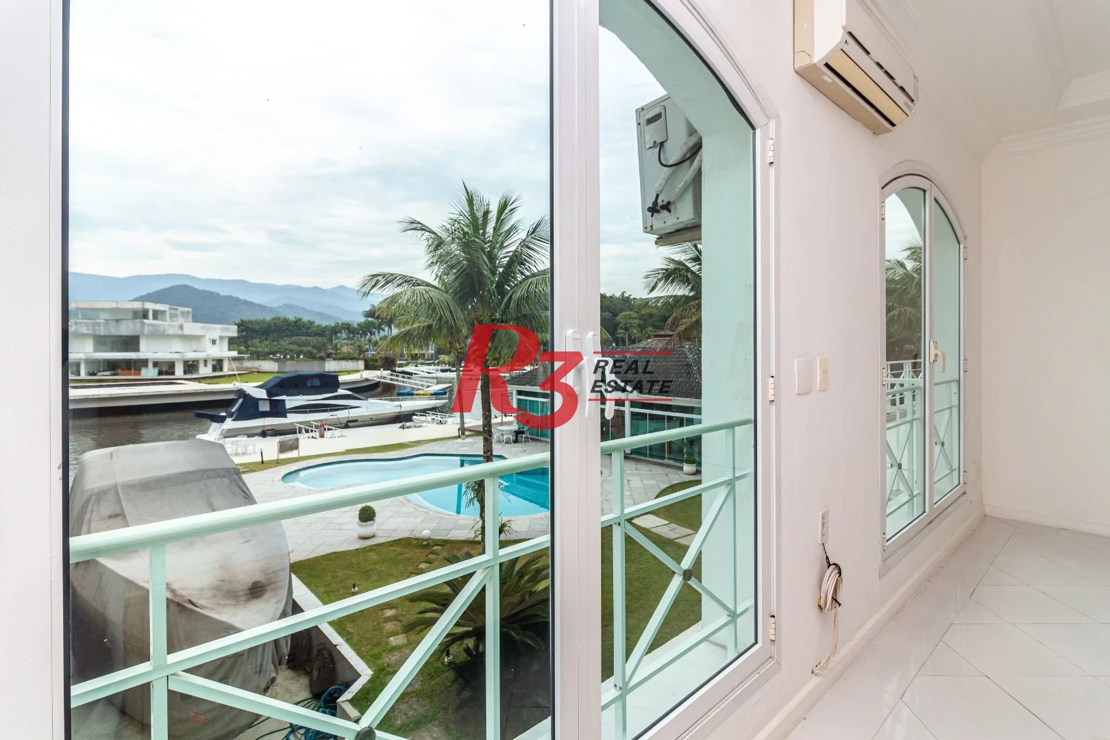 Casa com 5 dormitórios à venda, 900 m² por R$ 13.400.000,00 - Santo Amaro - Guarujá/SP