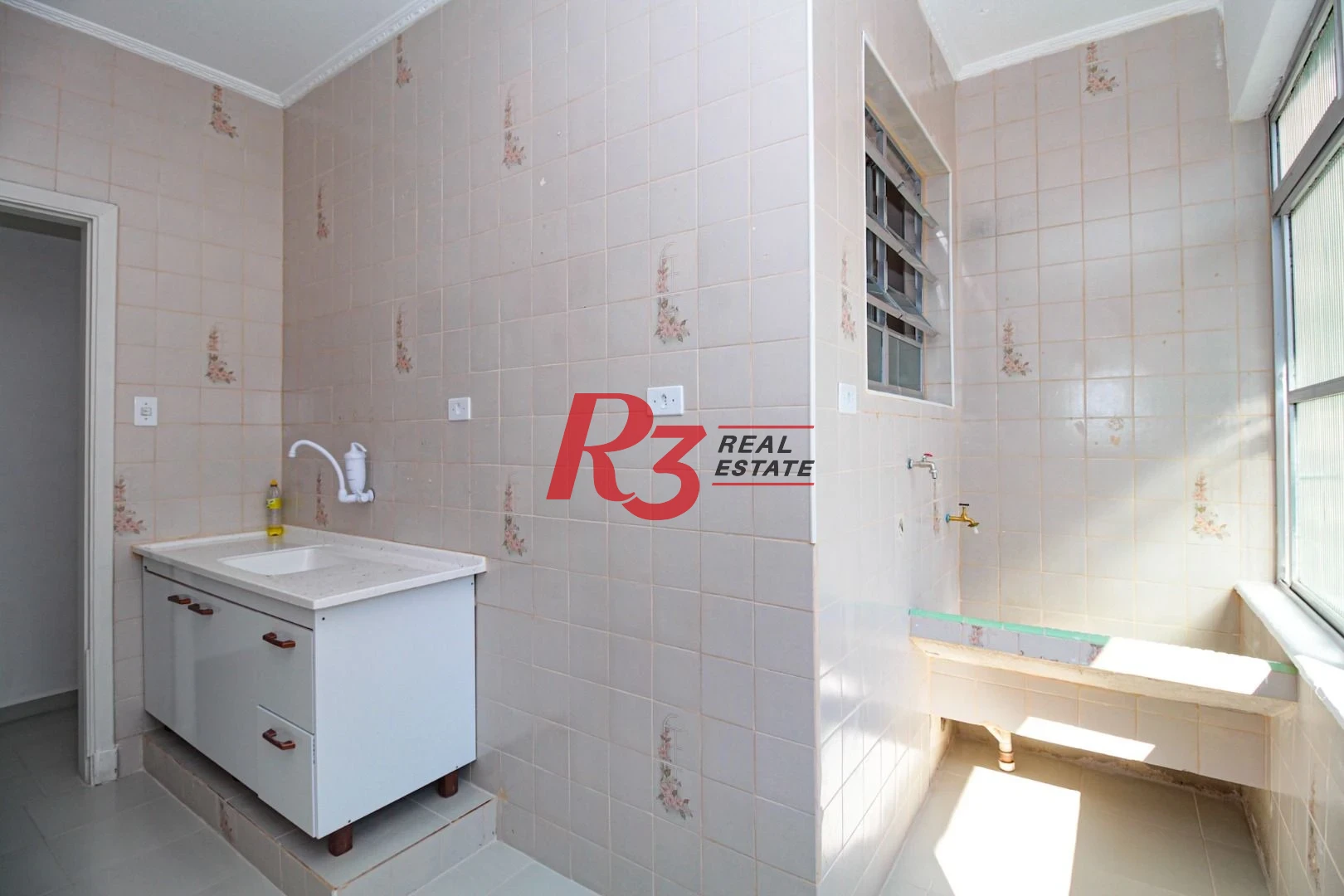 Apartamento com 1 dormitório à venda, 76 m² por R$ 272.000,00 - José Menino - Santos/SP