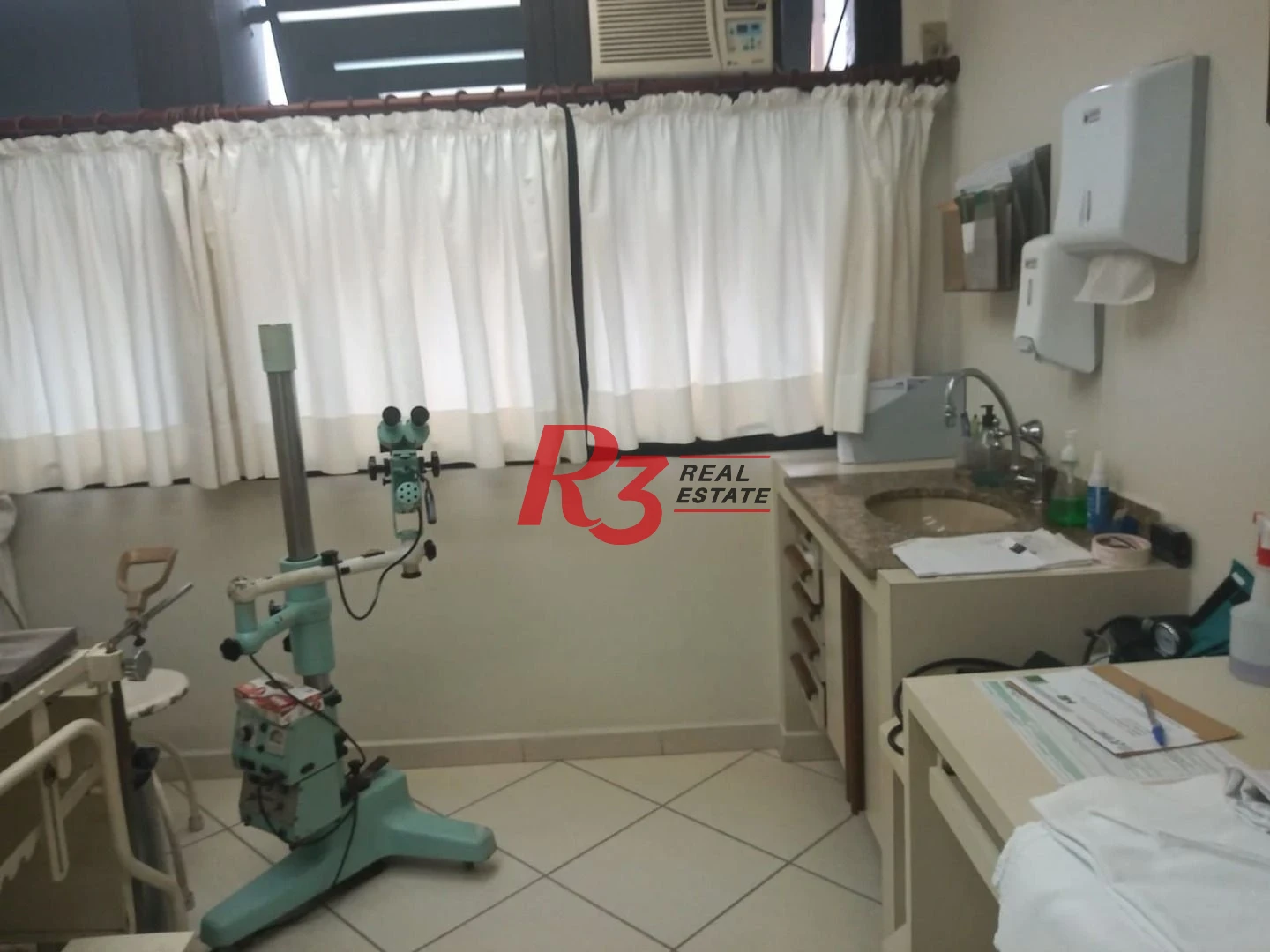 Sala, 122 m² - venda por R$ 650.000,00 ou aluguel por R$ 6.500,00/mês - Encruzilhada - Santos/SP