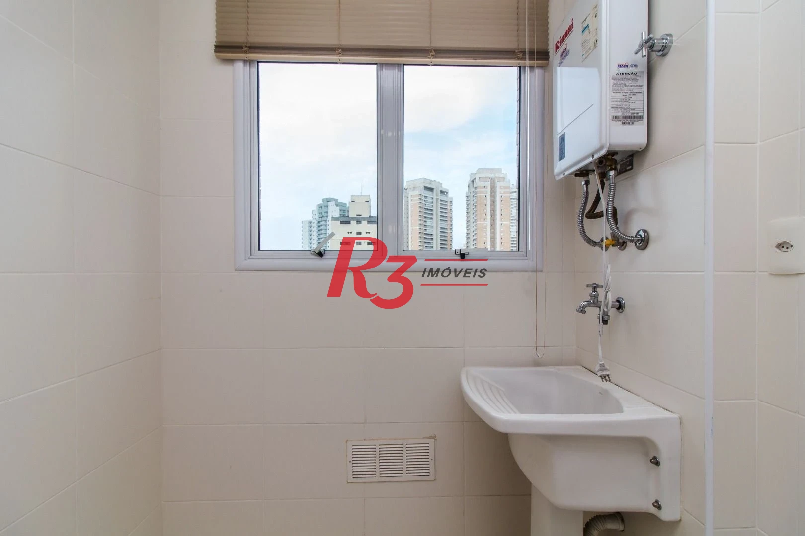 Apartamento com 1 dormitório para alugar, 51 m² por R$ 4.100,00/mês - José Menino - Santos/SP