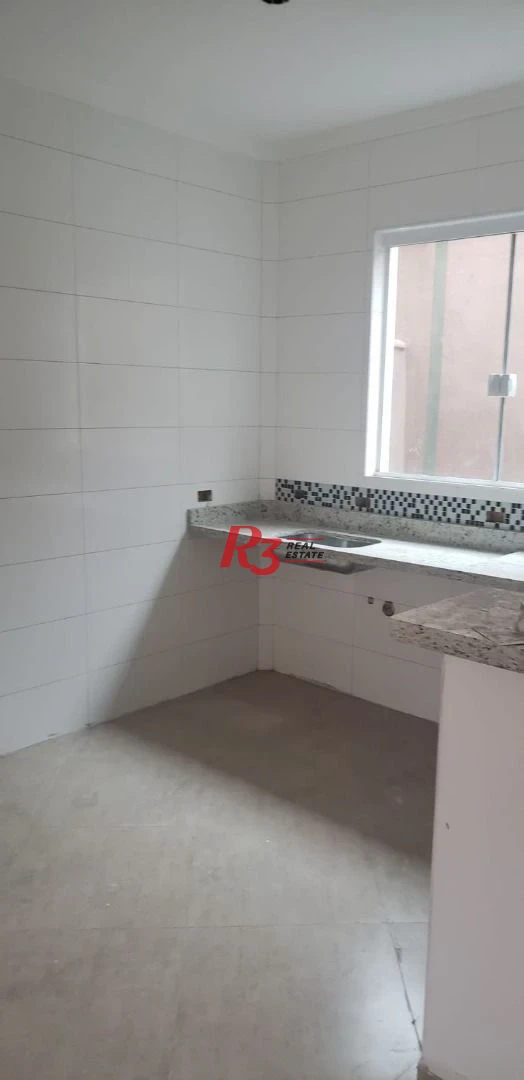 Sobrado com 2 dormitórios à venda, 60 m² por R$ 272.000,00 - Parque São Vicente - São Vicente/SP