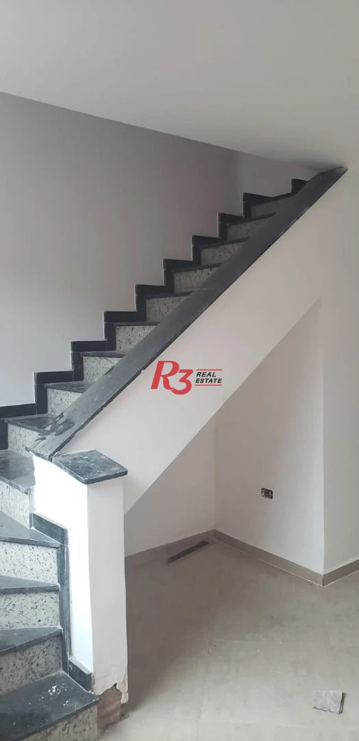 Sobrado com 2 dormitórios à venda, 60 m² por R$ 272.000,00 - Parque São Vicente - São Vicente/SP