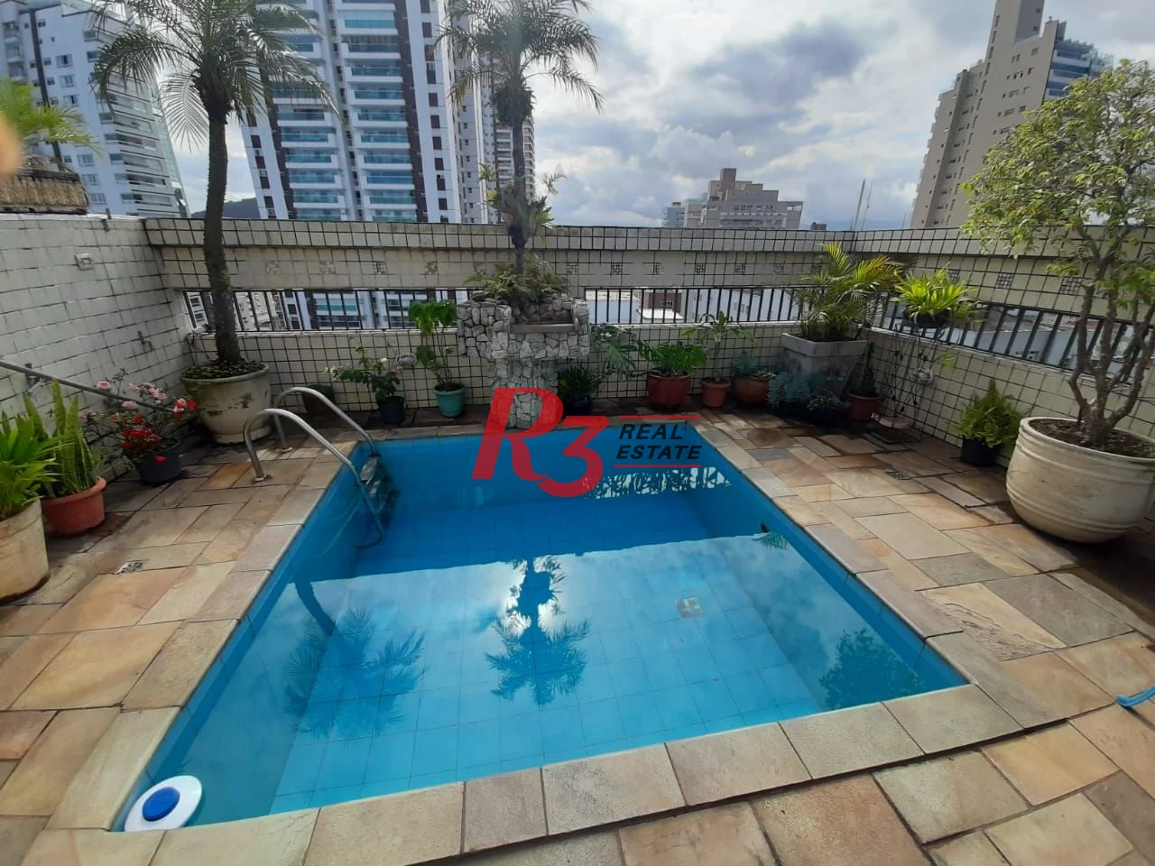 Cobertura com 3 dormitórios à venda, 300 m² por R$ 1.500.000,00 - Pompéia - Santos/SP
