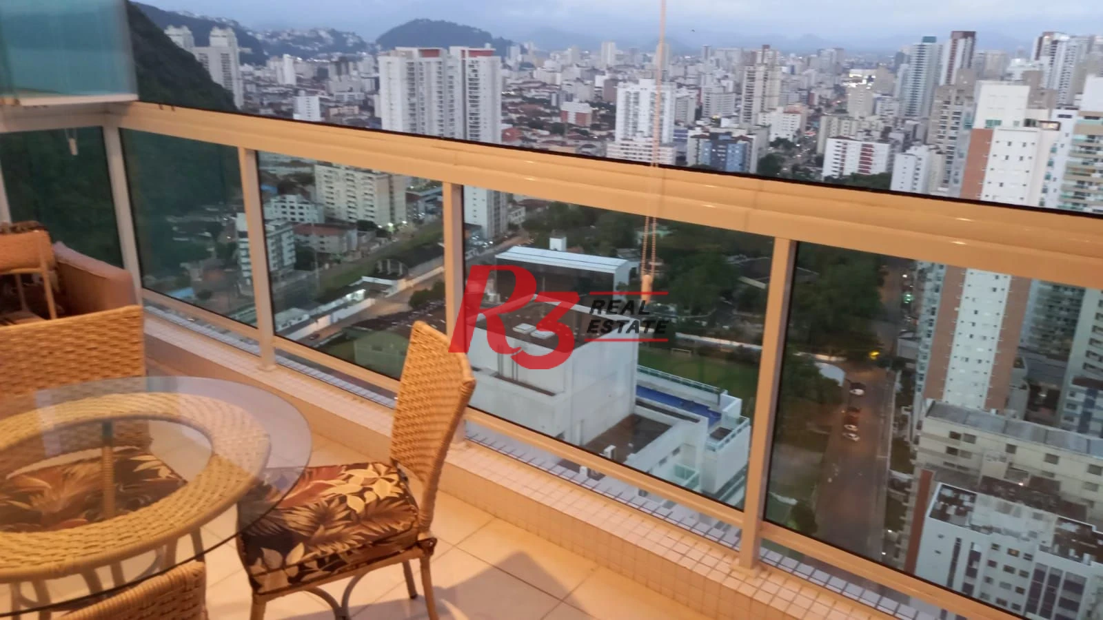 Apartamento com 3 dormitórios para alugar, 101 m² por R$ 8.100,00/mês - José Menino - Santos/SP