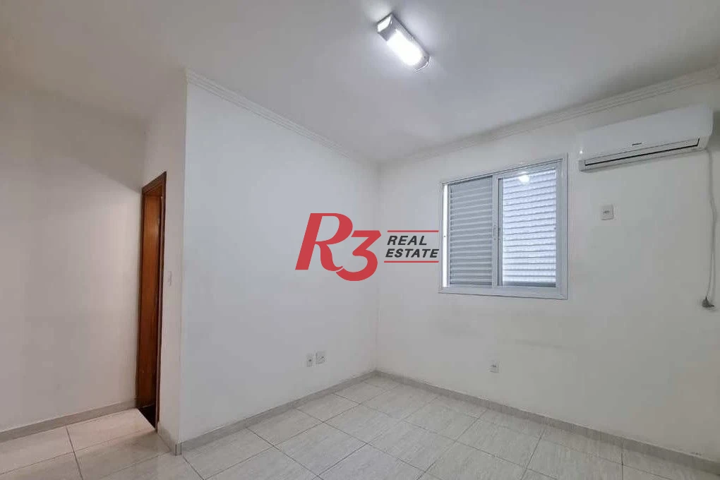 Sobrado com 3 dormitórios à venda, 110 m² por R$ 650.000,00 - José Menino - Santos/SP