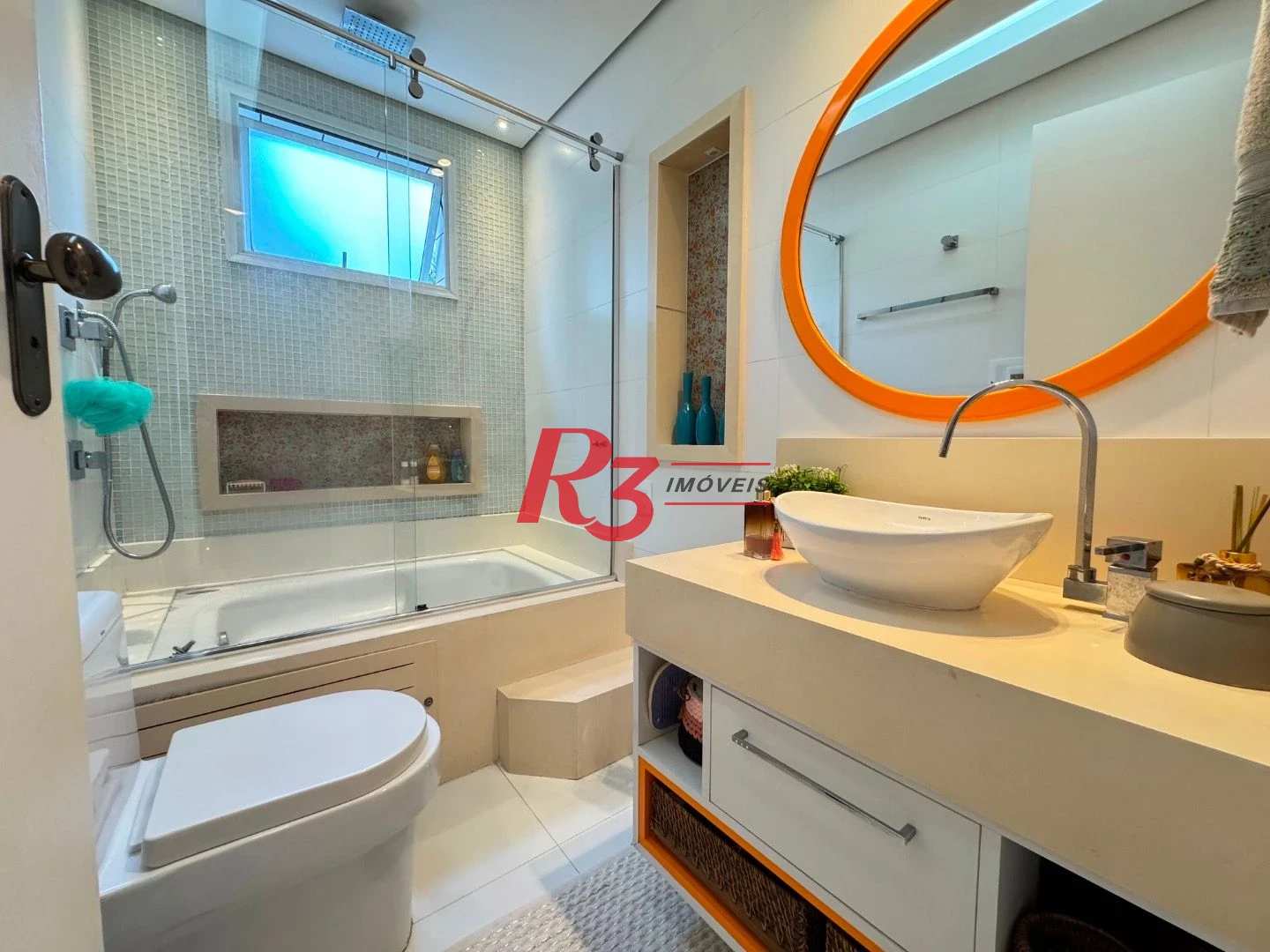 Apartamento com 2 dormitórios à venda, 87 m² por R$ 920.000,00 - Gonzaga - Santos/SP