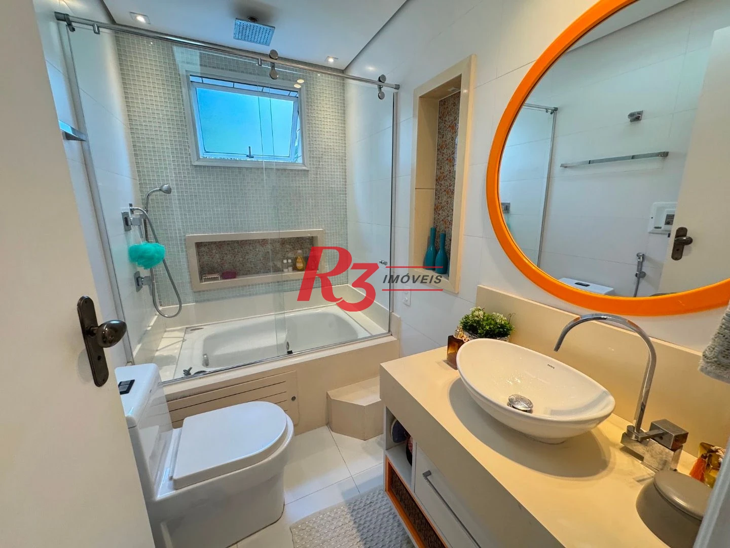 Apartamento com 2 dormitórios à venda, 87 m² por R$ 920.000,00 - Gonzaga - Santos/SP