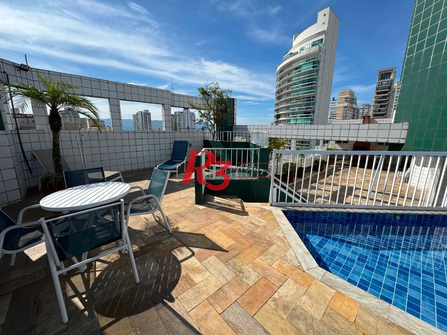 Apartamento com 2 dormitórios à venda, 87 m² por R$ 920.000,00 - Gonzaga - Santos/SP