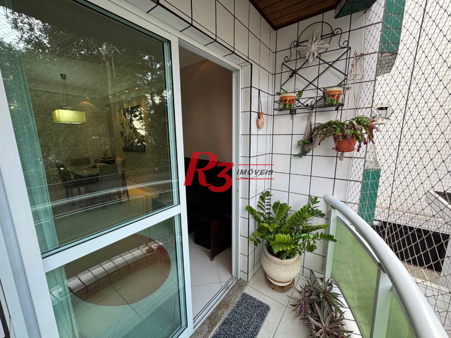Apartamento com 2 dormitórios à venda, 87 m² por R$ 920.000,00 - Gonzaga - Santos/SP