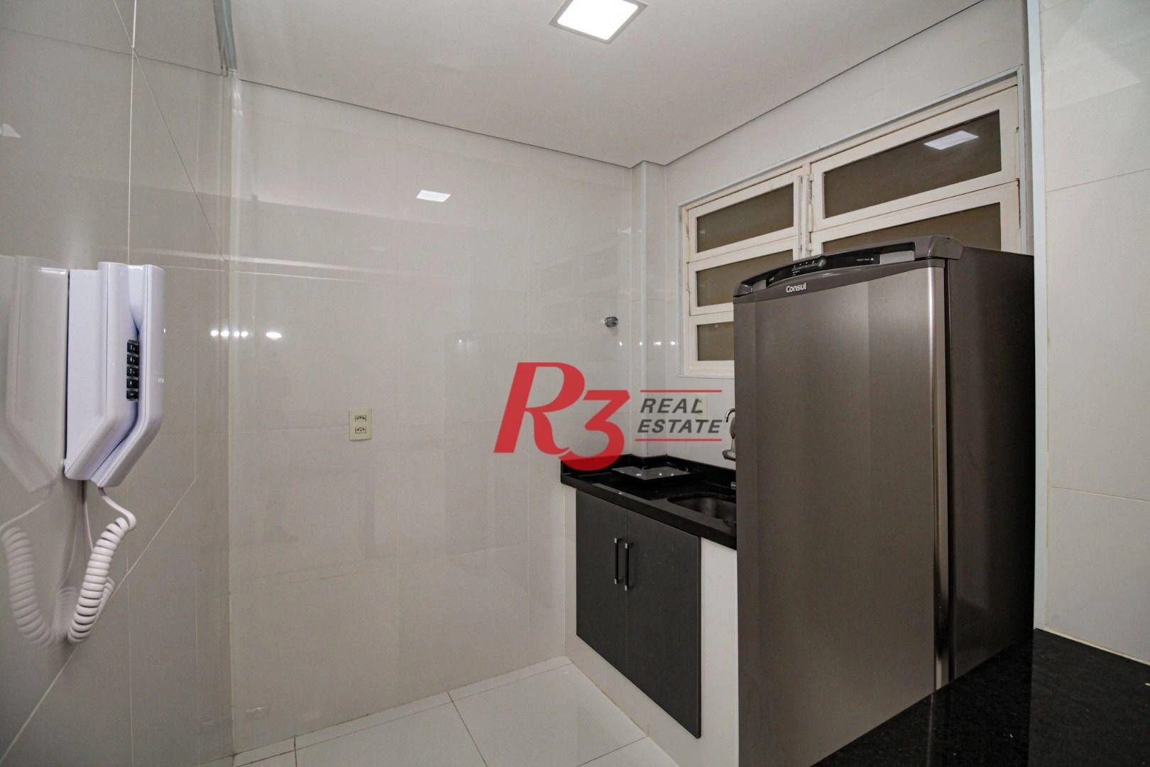 Kitnet com 1 dormitório para alugar, 39 m² por R$ 3.000,00/mês - Gonzaga - Santos/SP