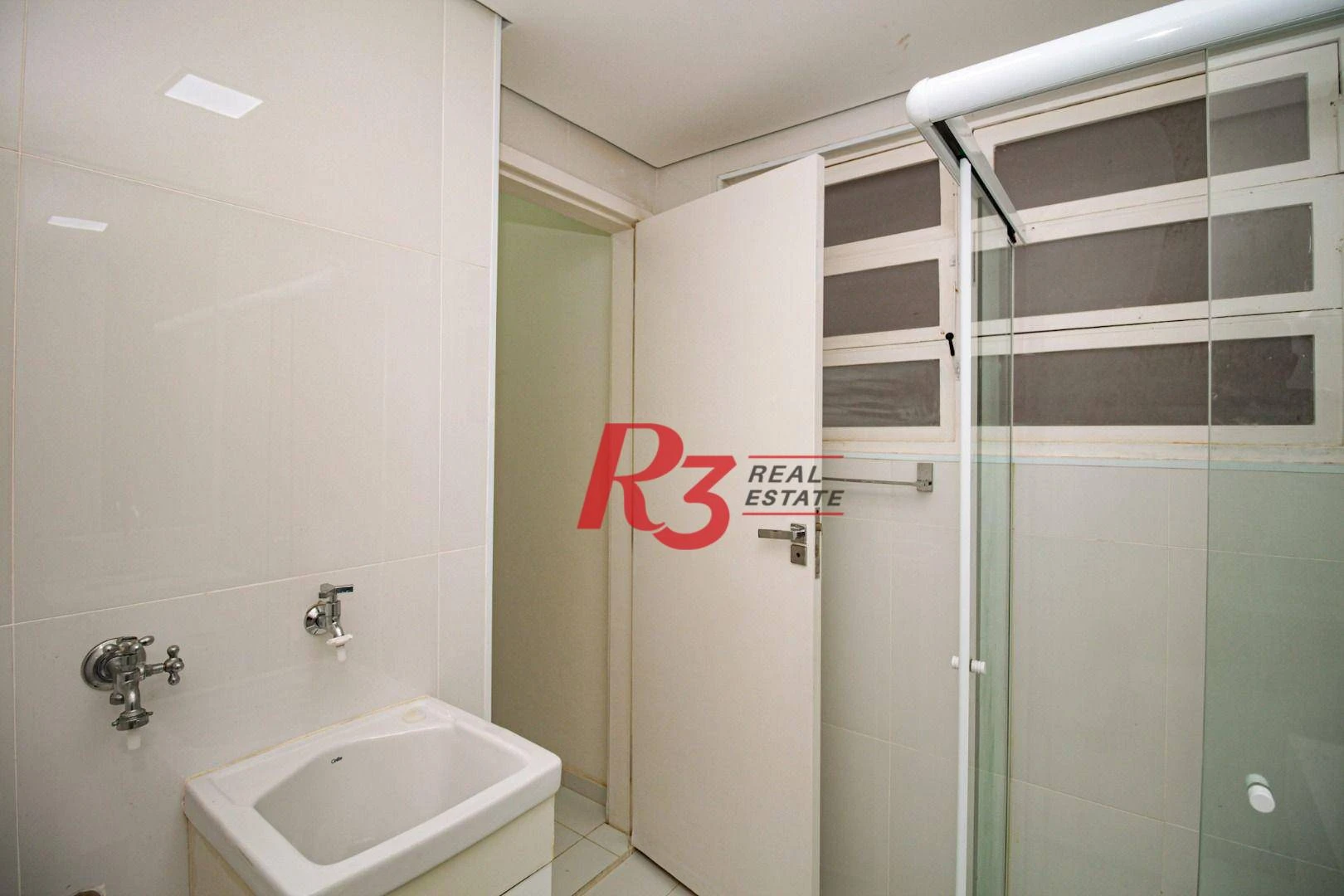 Kitnet com 1 dormitório para alugar, 39 m² por R$ 3.000,00/mês - Gonzaga - Santos/SP