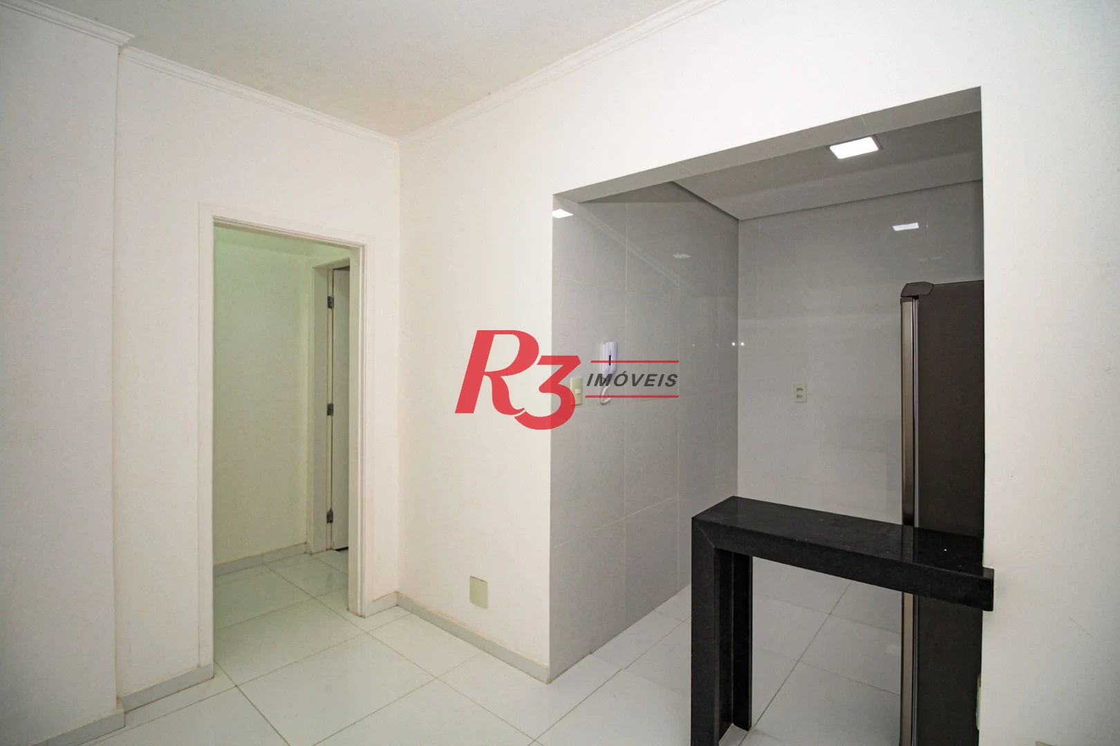 Kitnet com 1 dormitório para alugar, 39 m² por R$ 3.000,00/mês - Gonzaga - Santos/SP