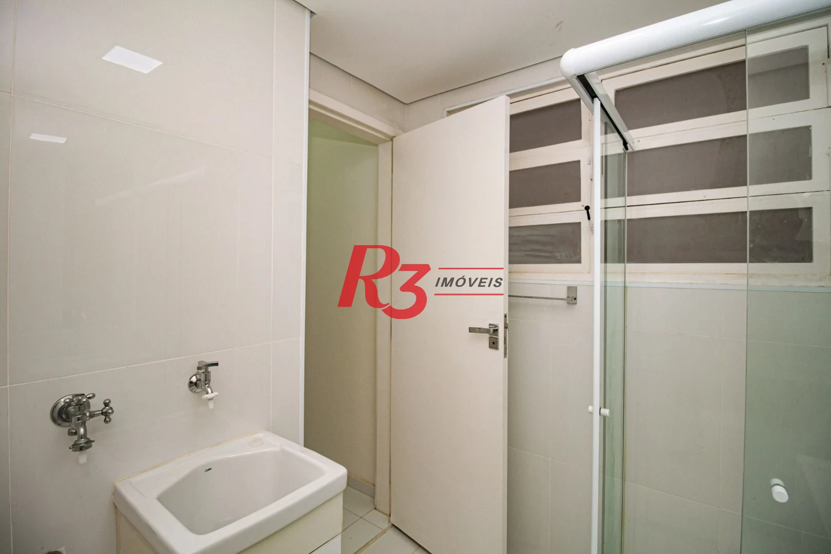 Kitnet com 1 dormitório para alugar, 39 m² por R$ 3.000,00/mês - Gonzaga - Santos/SP