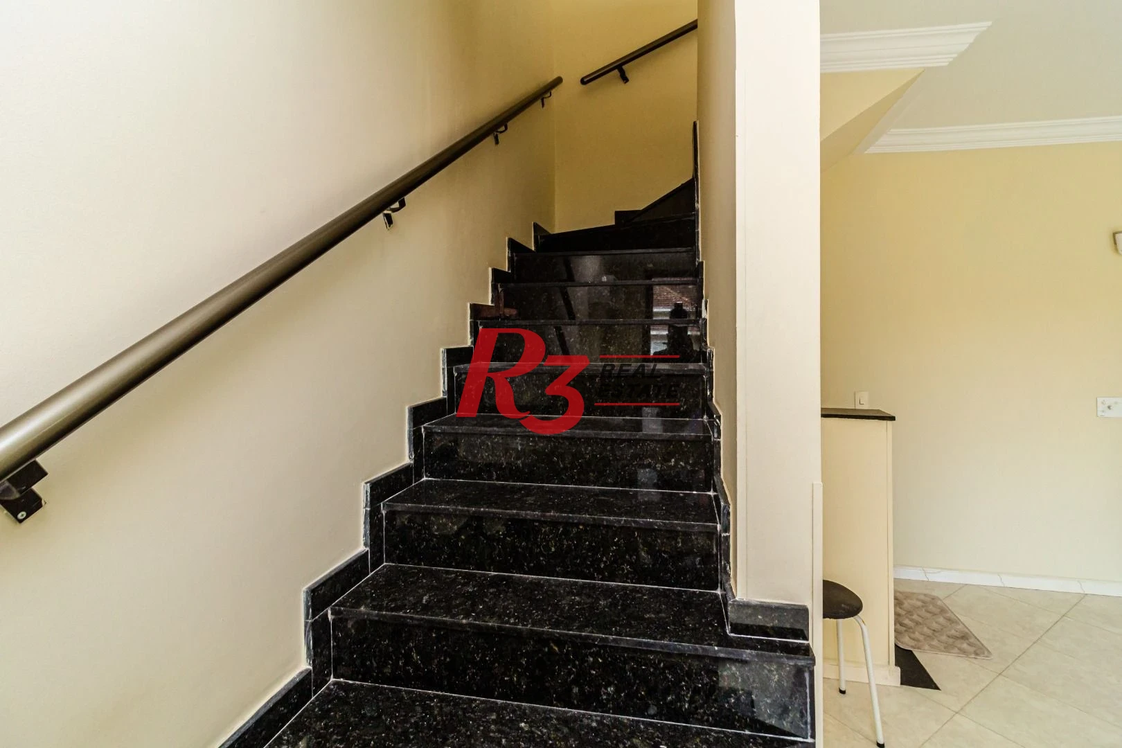 Casa com 3 dormitórios à venda, 150 m² por R$ 1.100.000,00 - Embaré - Santos/SP