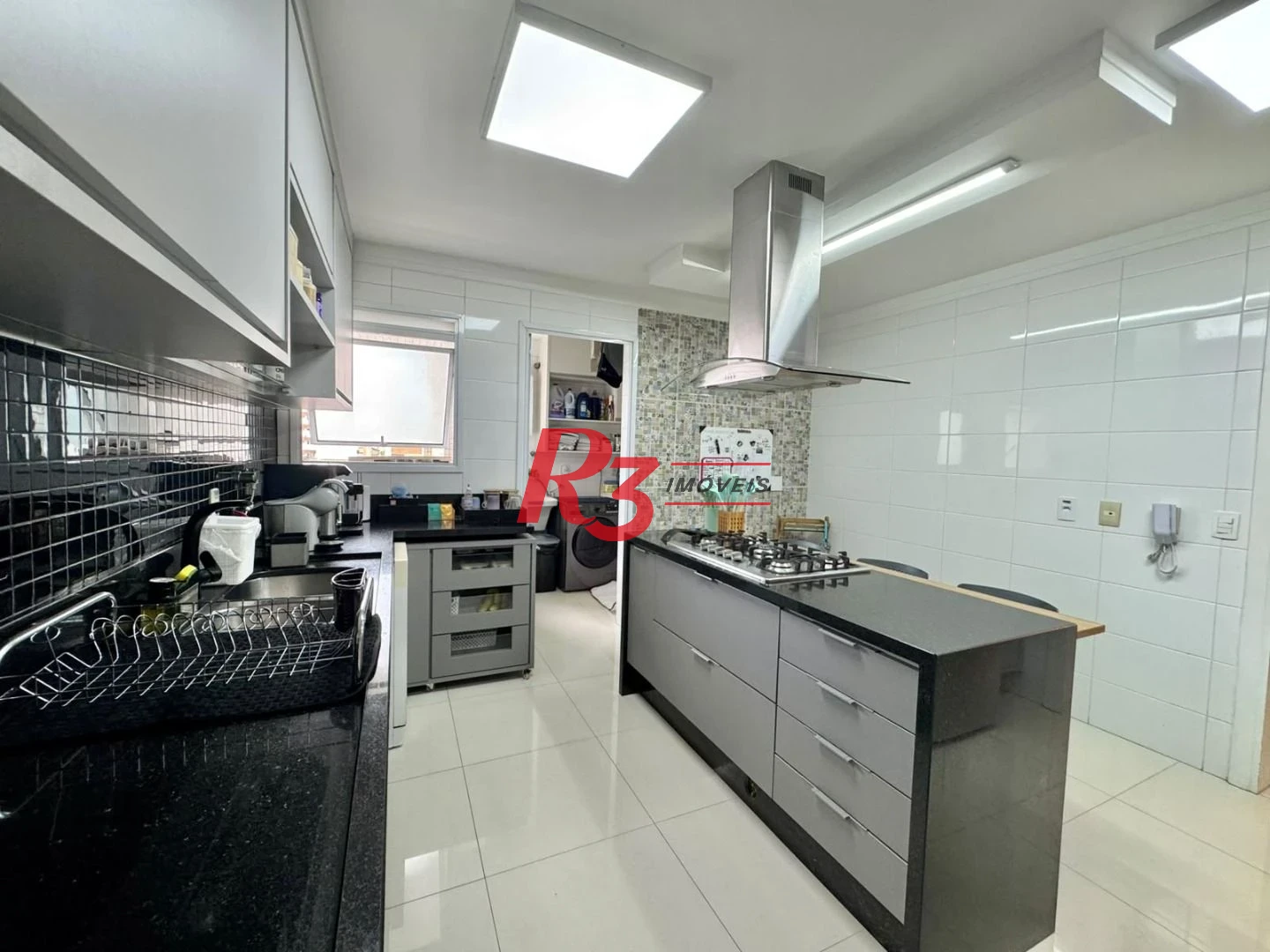 Apartamento com 3 dormitórios à venda, 155 m² por R$ 2.450.000,00 - Embaré - Santos/SP