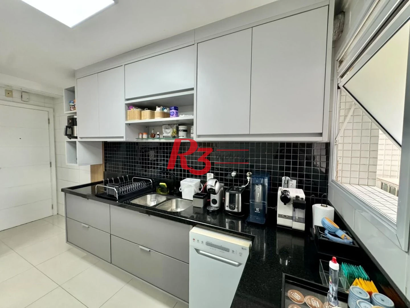 Apartamento com 3 dormitórios à venda, 155 m² por R$ 2.450.000,00 - Embaré - Santos/SP