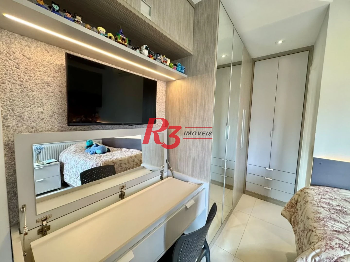 Apartamento com 3 dormitórios à venda, 155 m² por R$ 2.450.000,00 - Embaré - Santos/SP