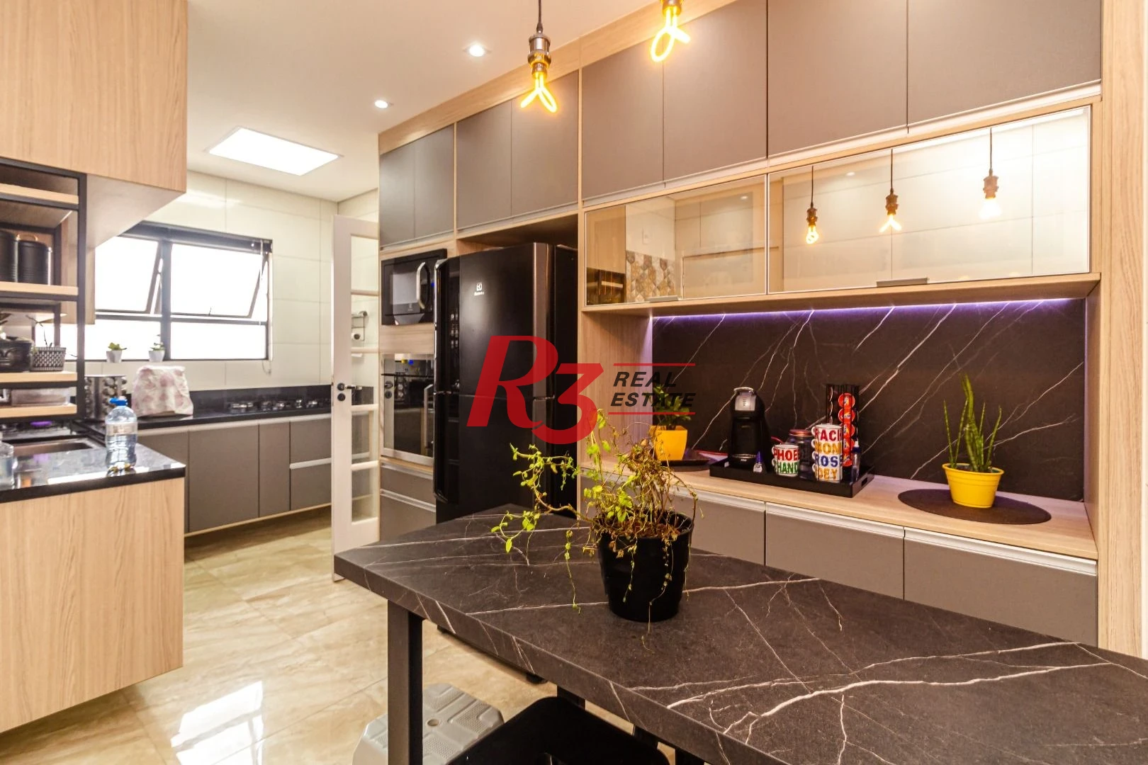 Apartamento com 2 dormitórios à venda, 92 m² por R$ 600.000,00 - Ponta da Praia - Santos/SP
