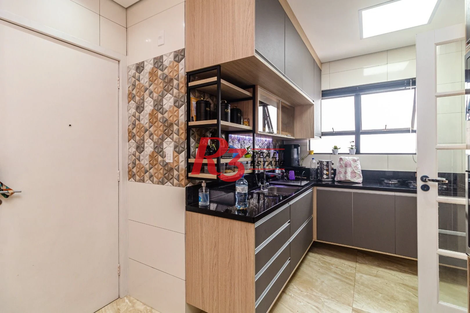 Apartamento com 2 dormitórios à venda, 92 m² por R$ 600.000,00 - Ponta da Praia - Santos/SP