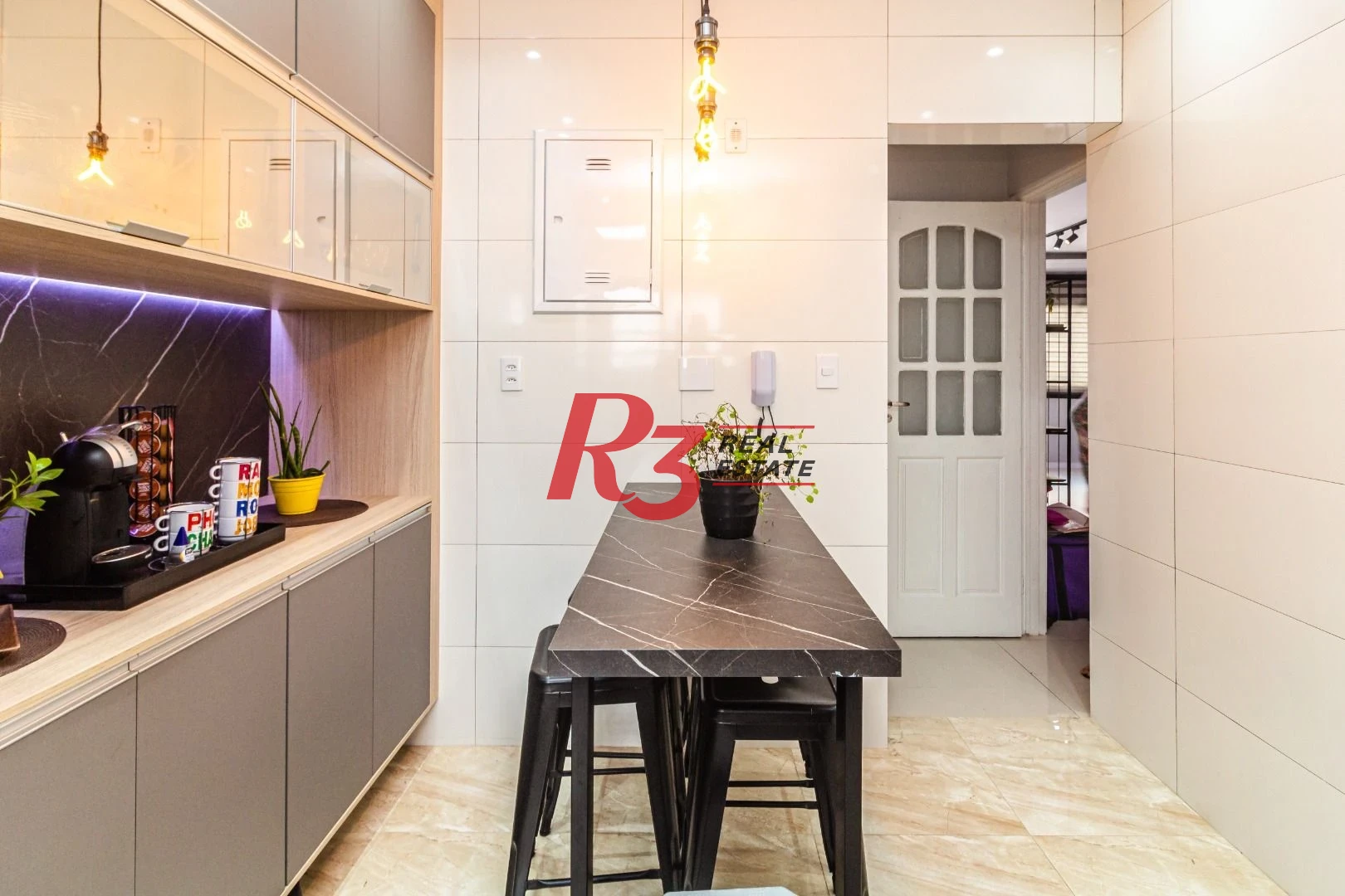 Apartamento com 2 dormitórios à venda, 92 m² por R$ 600.000,00 - Ponta da Praia - Santos/SP