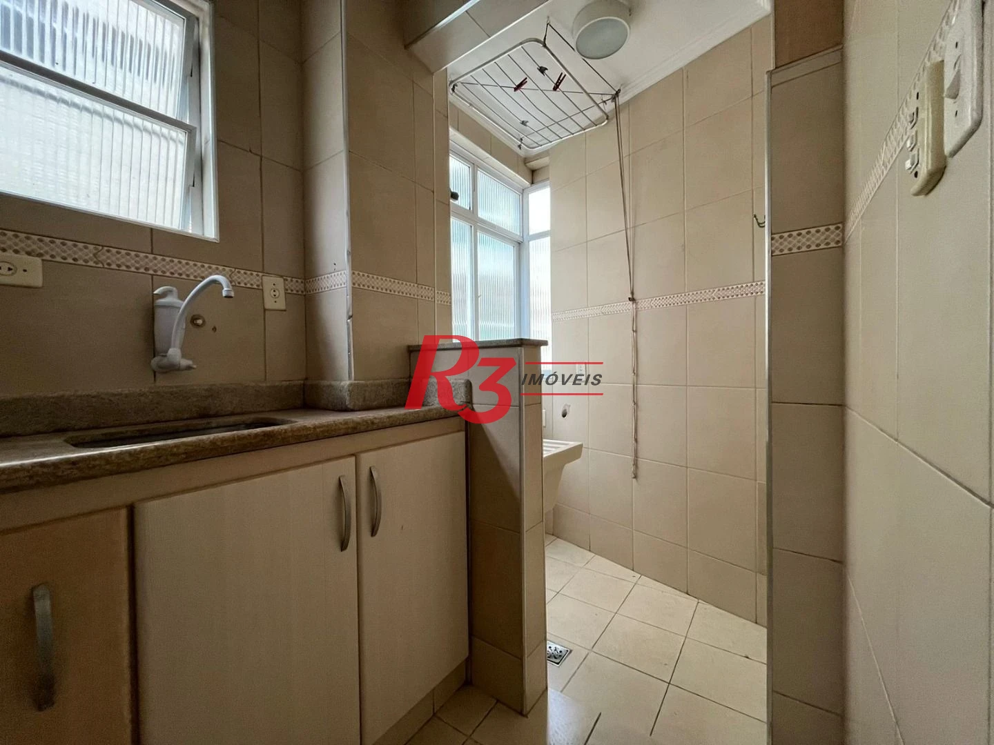 Apartamento com 1 dormitório para alugar, 45 m² por R$ 3.300,00/mês - Gonzaga - Santos/SP
