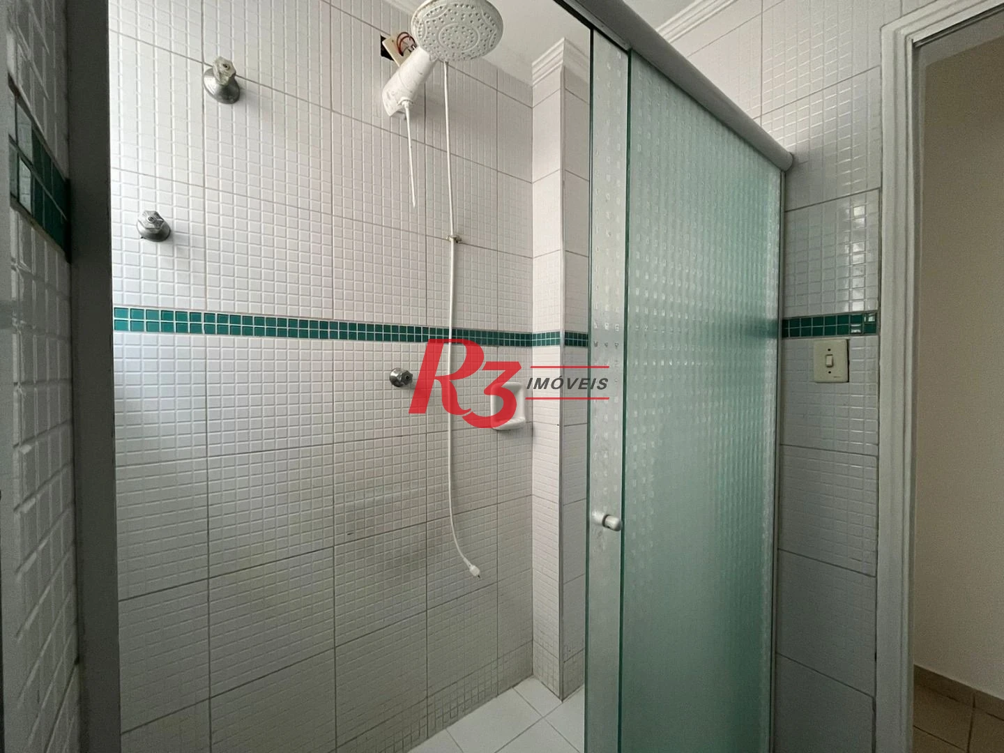 Apartamento com 1 dormitório para alugar, 45 m² por R$ 3.300,00/mês - Gonzaga - Santos/SP