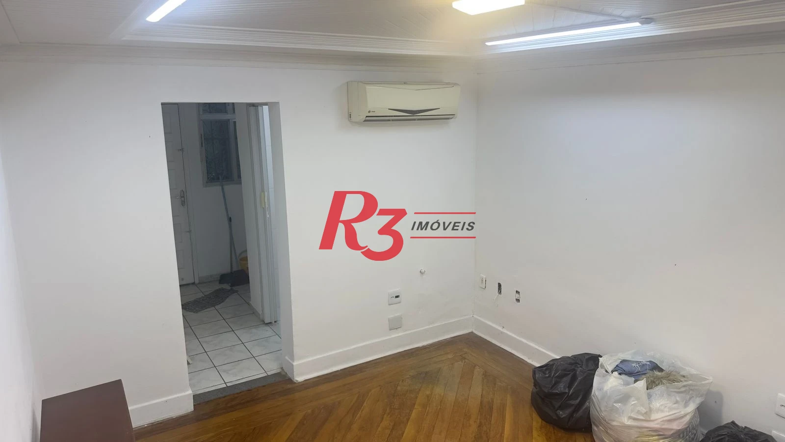 Sobrado com 5 dormitórios para alugar, 200 m² por R$ 5.000,00/mês - Gonzaga - Santos/SP