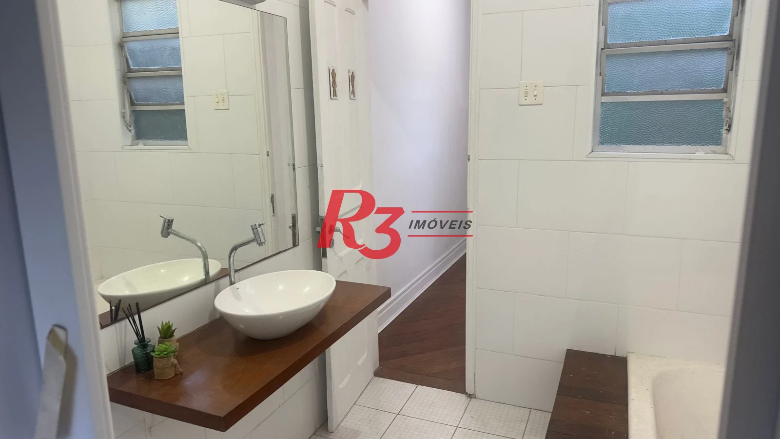 Sobrado com 5 dormitórios para alugar, 200 m² por R$ 5.000,00/mês - Gonzaga - Santos/SP