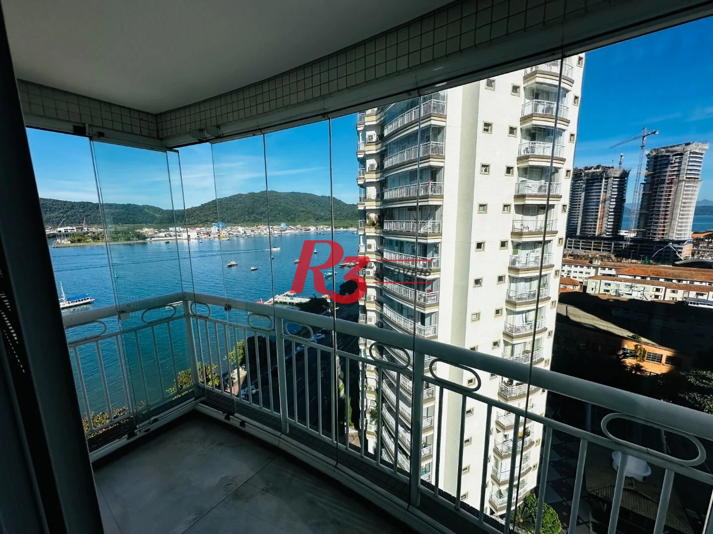 Apartamento com 3 dormitórios para alugar, 199 m² - Ponta da Praia - Santos/SP