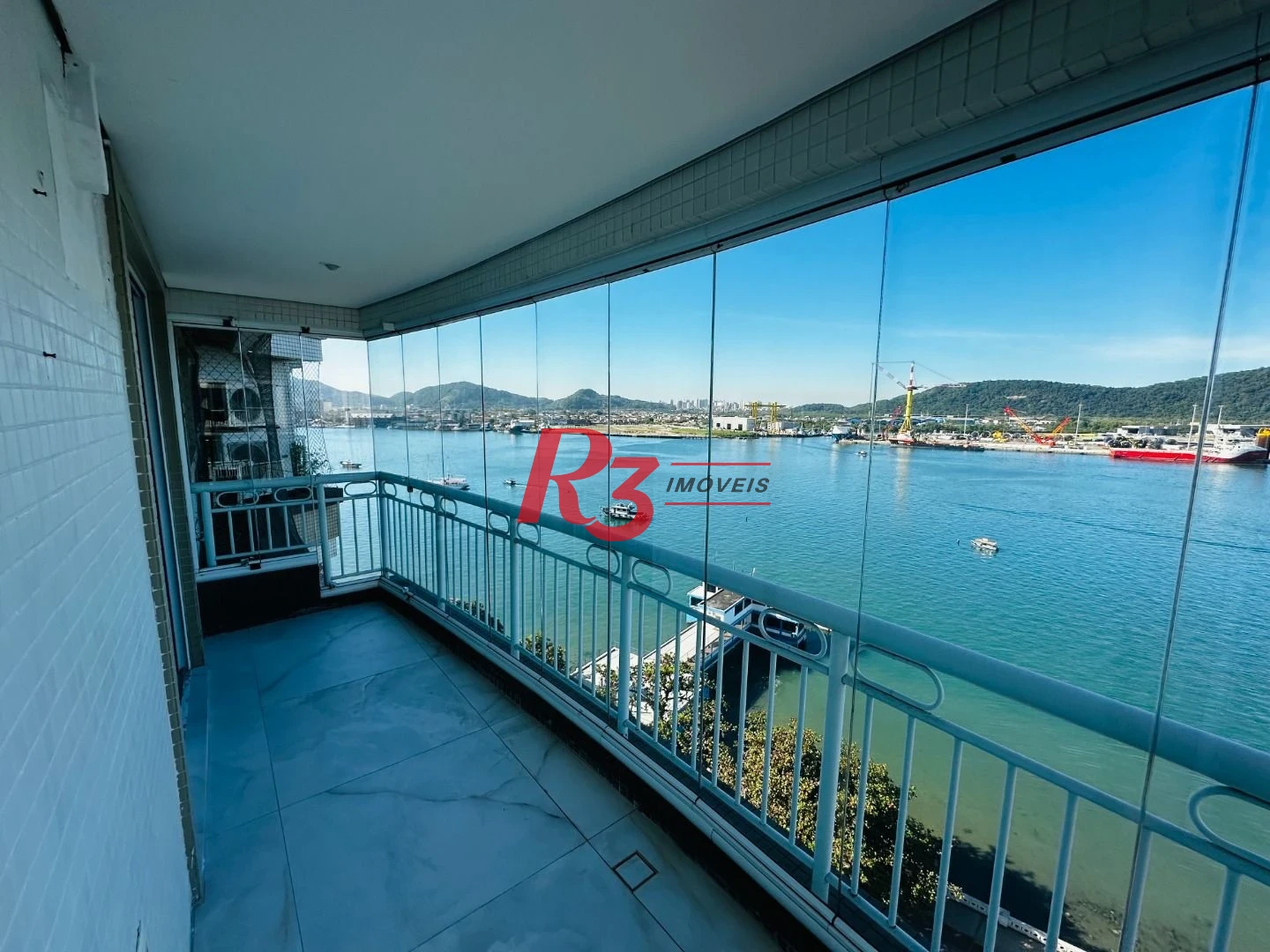 Apartamento com 3 dormitórios para alugar, 199 m² - Ponta da Praia - Santos/SP