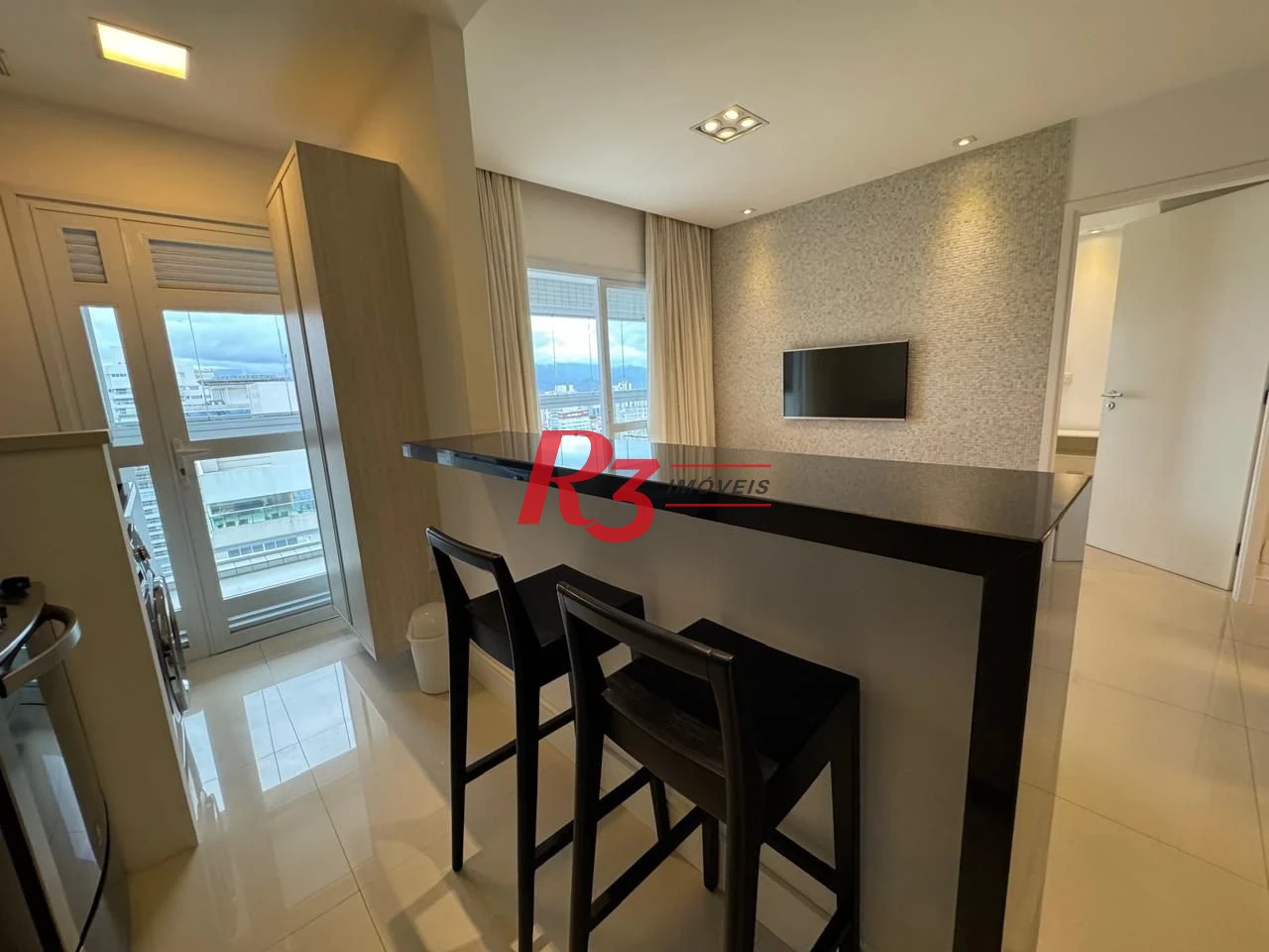 Apartamento com 1 dormitório para alugar, 57 m² por R$ 6.200,00/mês - Gonzaga - Santos/SP