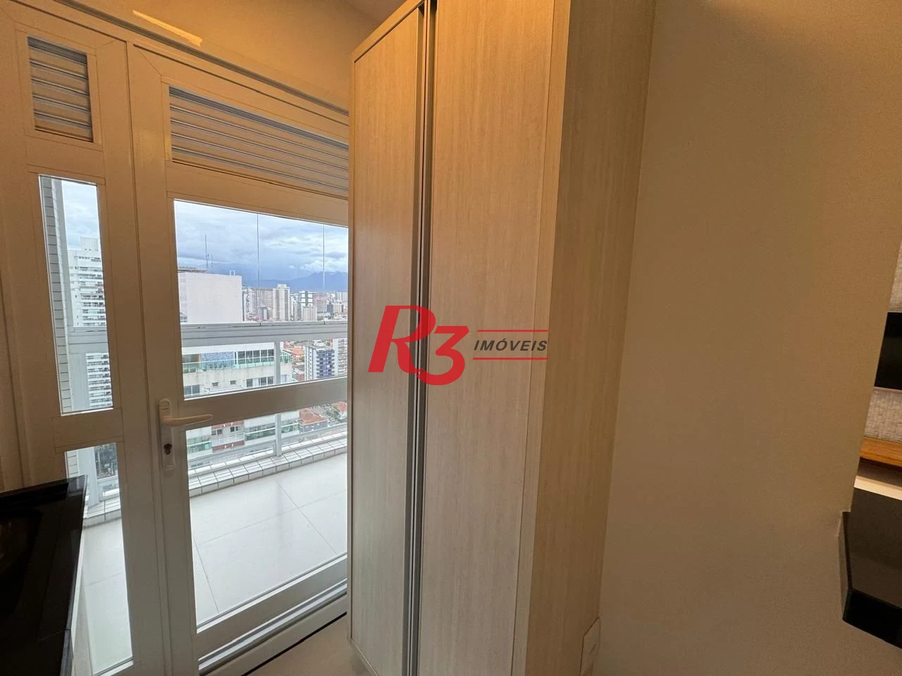 Apartamento com 1 dormitório para alugar, 57 m² por R$ 6.200,00/mês - Gonzaga - Santos/SP