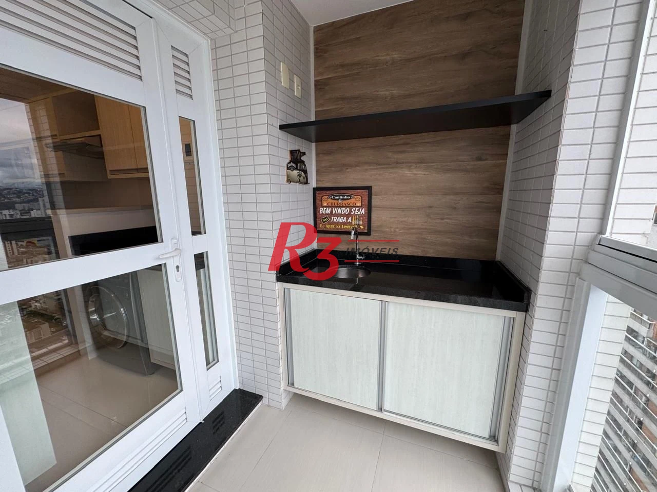 Apartamento com 1 dormitório para alugar, 57 m² por R$ 6.200,00/mês - Gonzaga - Santos/SP