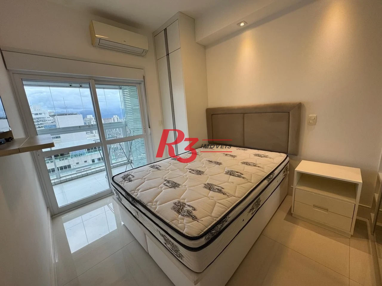 Apartamento com 1 dormitório para alugar, 57 m² por R$ 6.200,00/mês - Gonzaga - Santos/SP