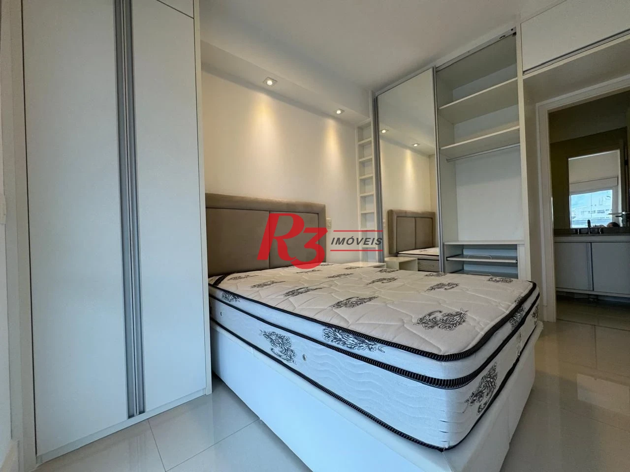Apartamento com 1 dormitório para alugar, 57 m² por R$ 6.200,00/mês - Gonzaga - Santos/SP