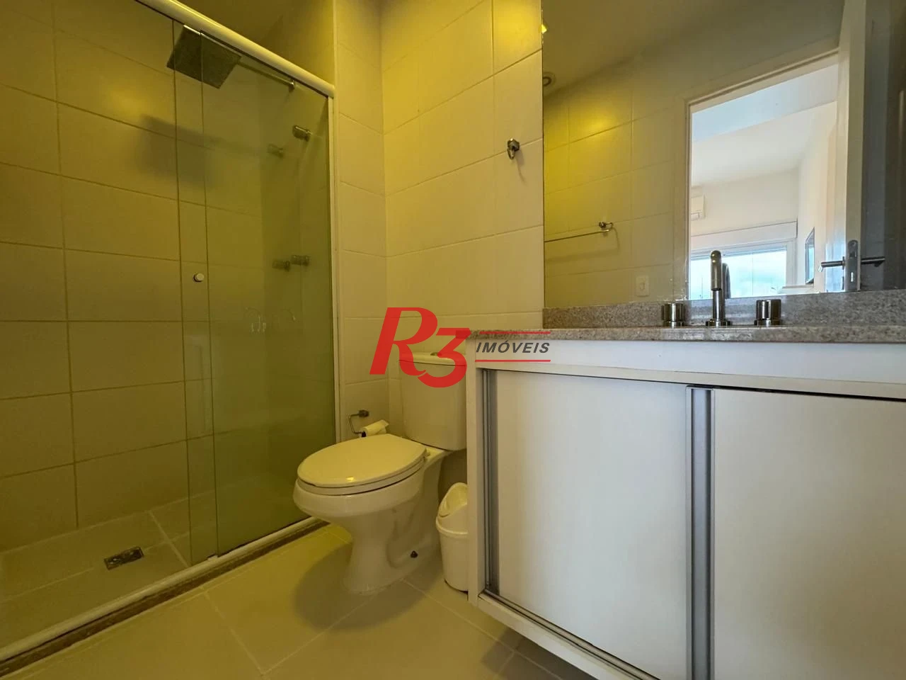 Apartamento com 1 dormitório para alugar, 57 m² por R$ 6.200,00/mês - Gonzaga - Santos/SP