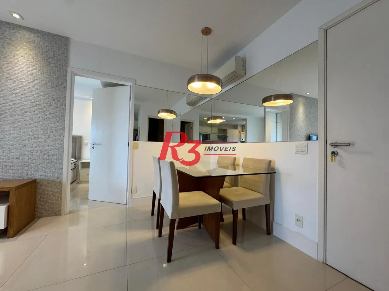 Apartamento com 1 dormitório para alugar, 57 m² por R$ 6.200,00/mês - Gonzaga - Santos/SP