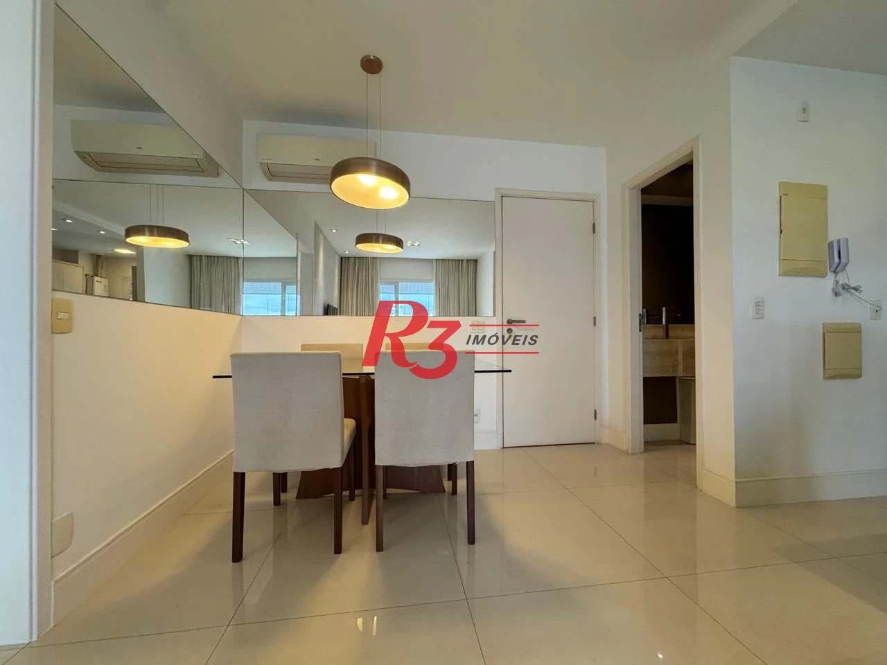 Apartamento com 1 dormitório para alugar, 57 m² por R$ 6.200,00/mês - Gonzaga - Santos/SP