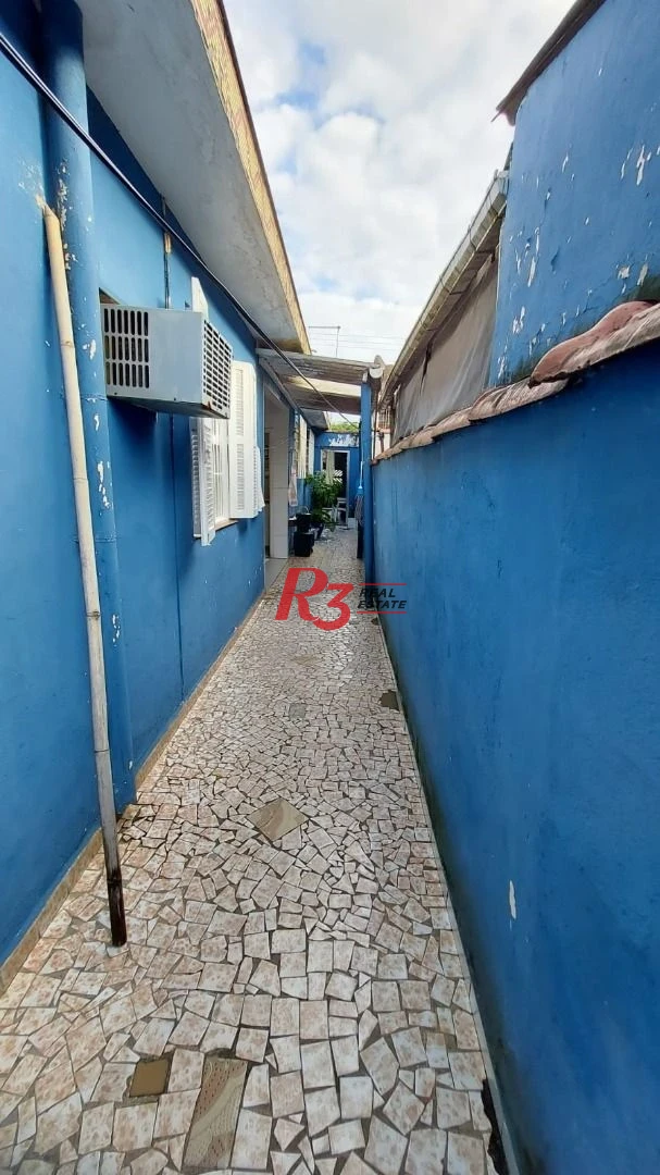 Casa térrea à venda no Parque São Vicente.