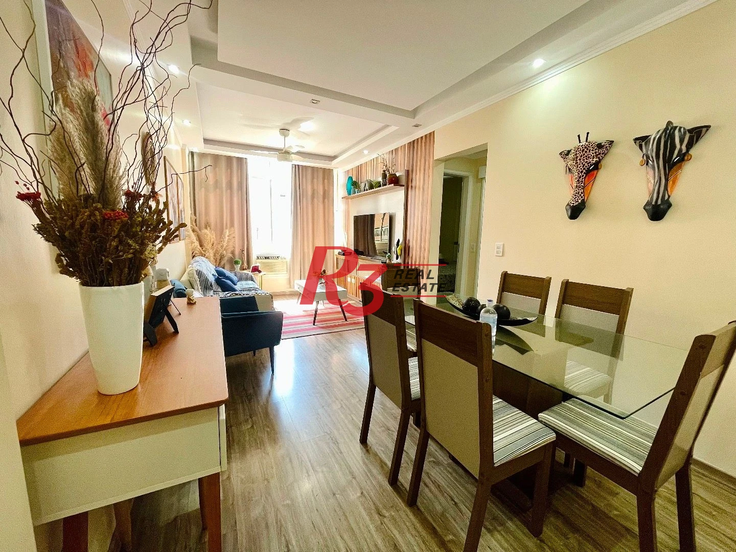 Apartamento com 2 dormitórios à venda, 65 m² por R$ 580.000,00 - Gonzaga - Santos/SP