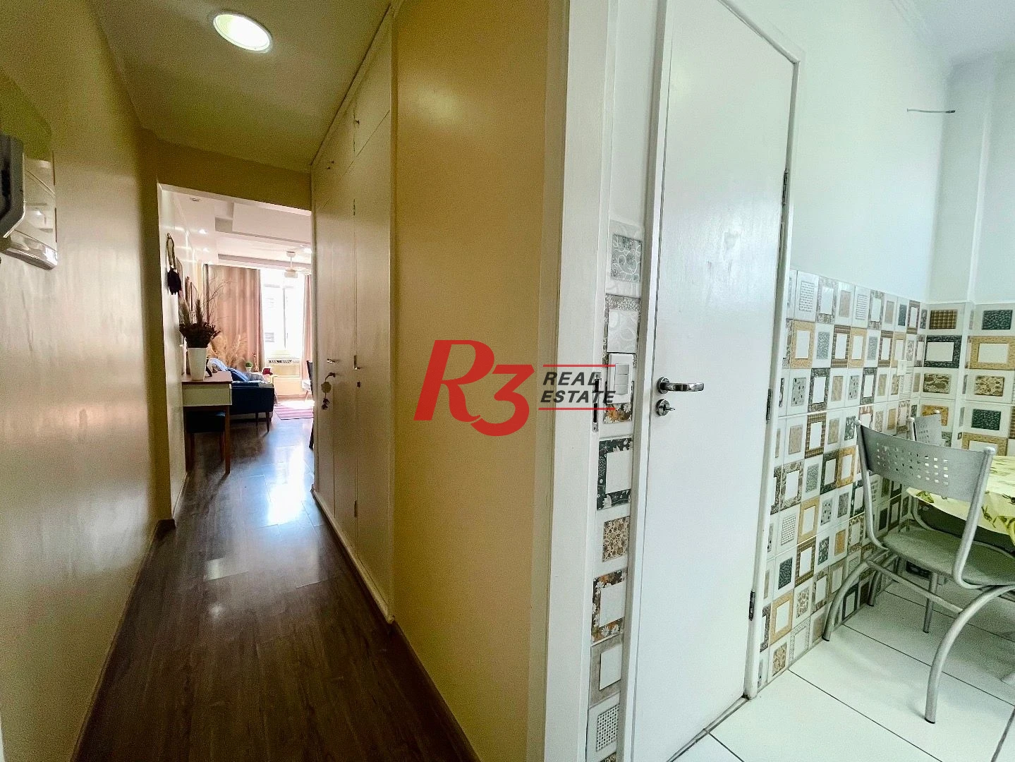 Apartamento com 2 dormitórios à venda, 65 m² por R$ 580.000,00 - Gonzaga - Santos/SP