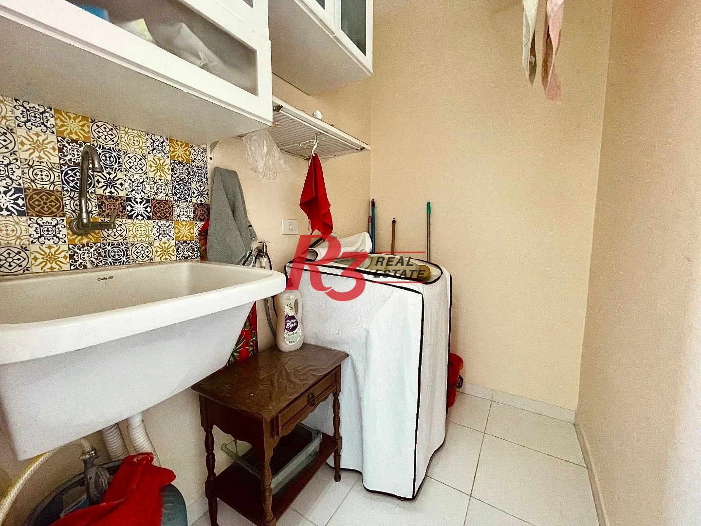 Apartamento com 2 dormitórios à venda, 65 m² por R$ 580.000,00 - Gonzaga - Santos/SP